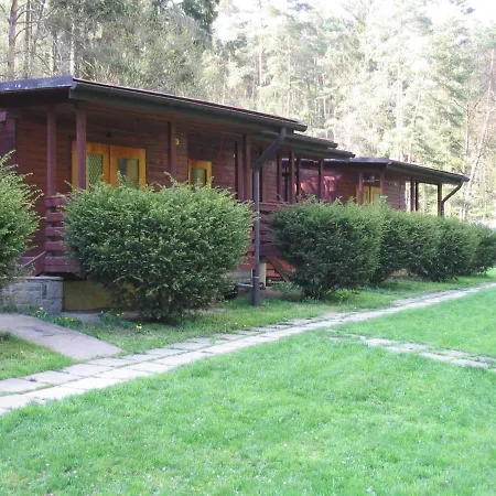 キャンプ場 Zatoka Zivohost - Chaticky A Apartmany Chotilsko