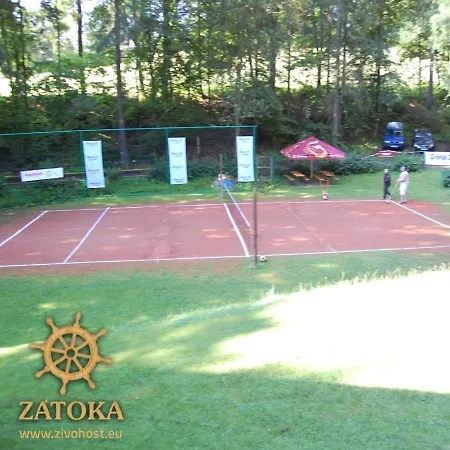 Zatoka Zivohost - Chaticky A Apartmany キャンプ場 Chotilsko